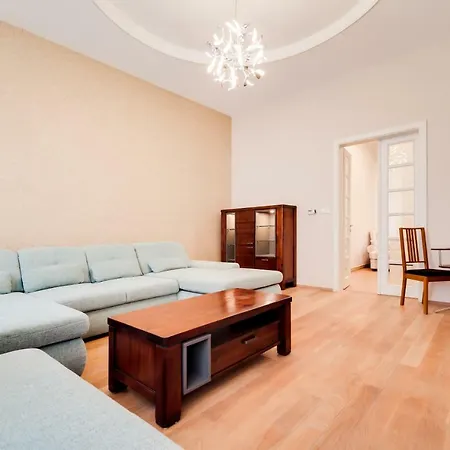 Welcoming In The Heart Of Apartment Prag